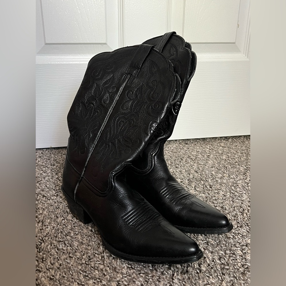 SOLD DO NOT BUY Ariat Black Leather Boots